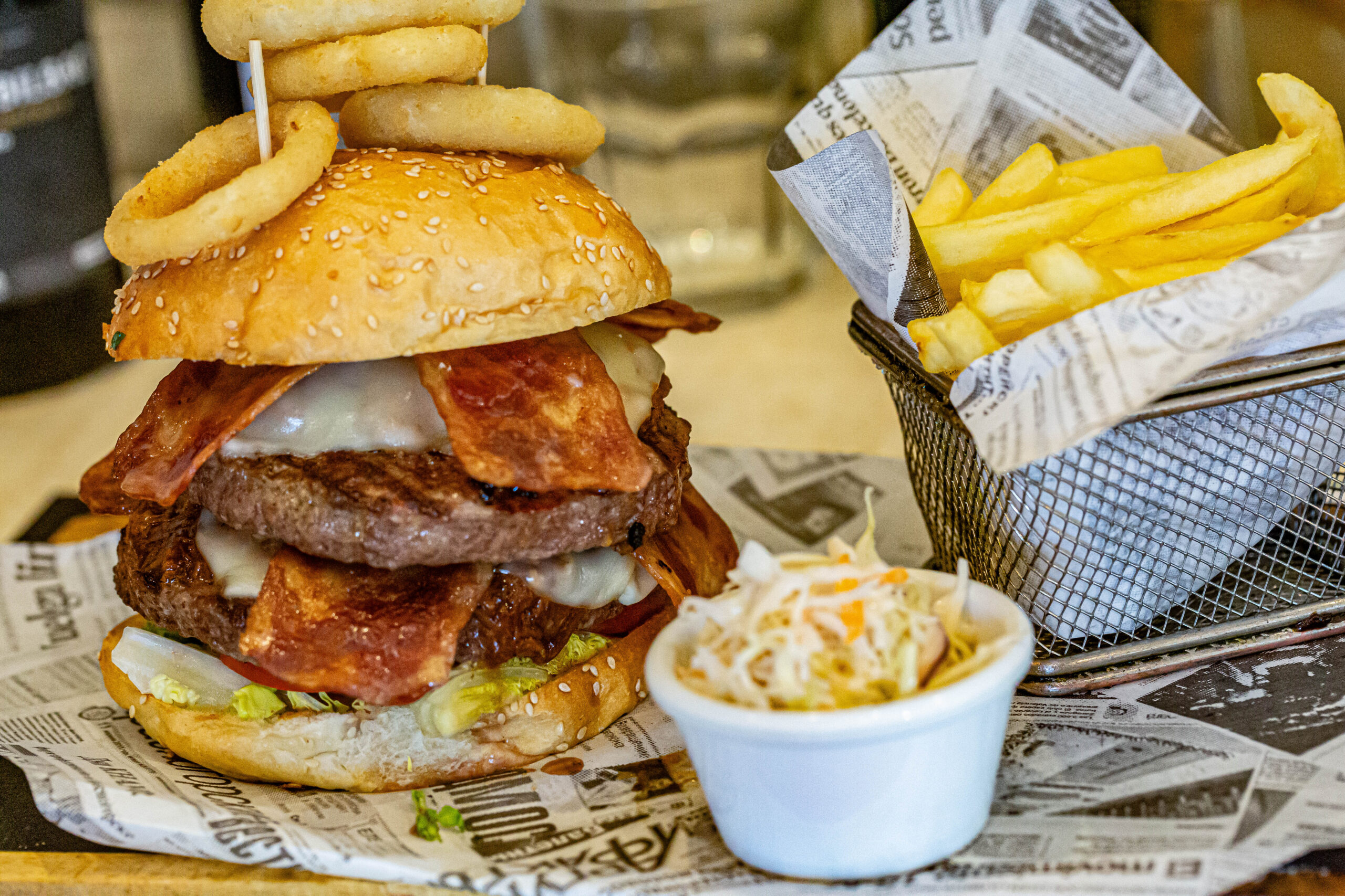 _A1A9811-75 polar bear on snow covered ground during daytime
